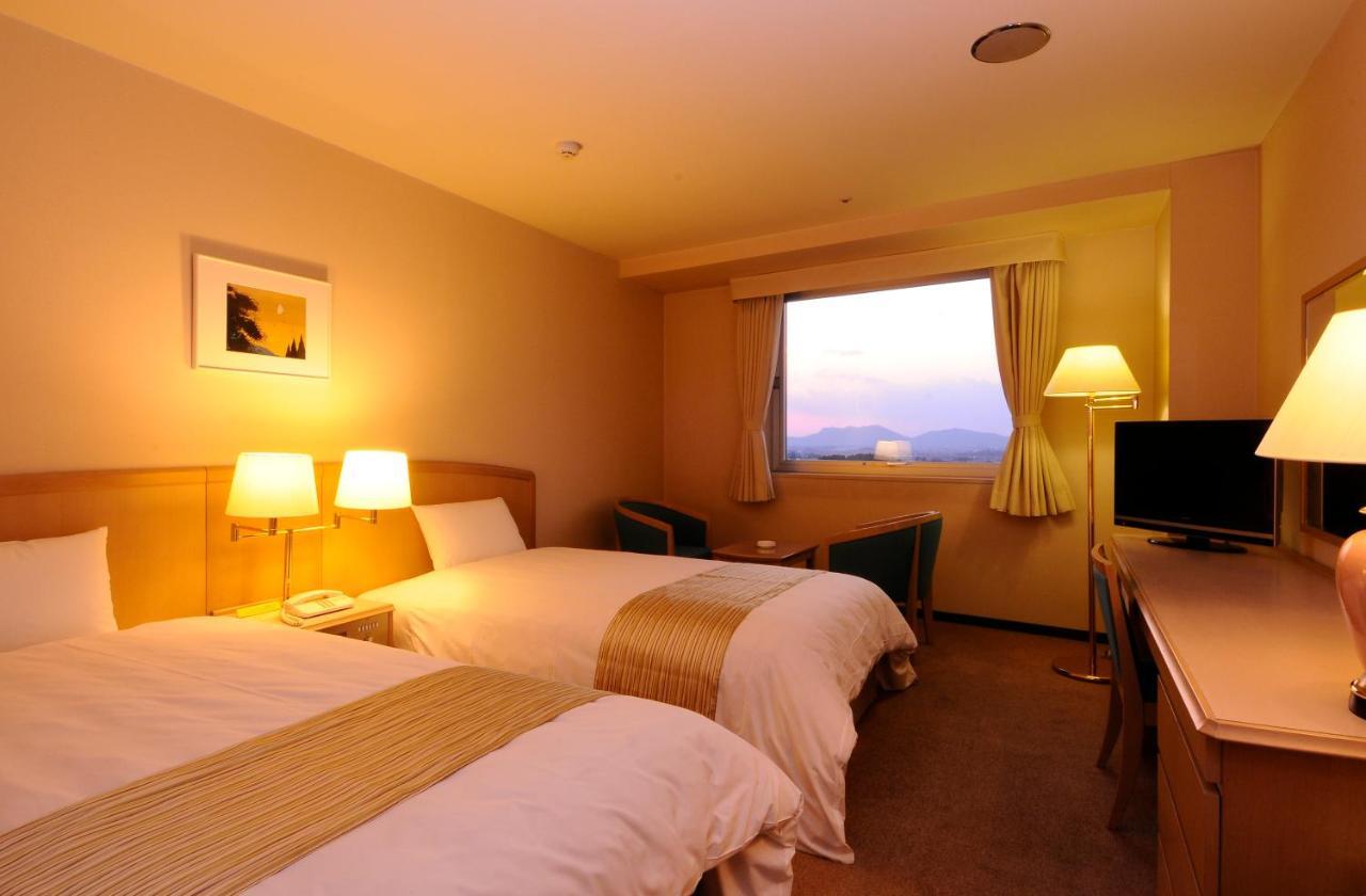 Crefeel Koto Hotel Higashiomi Buitenkant foto